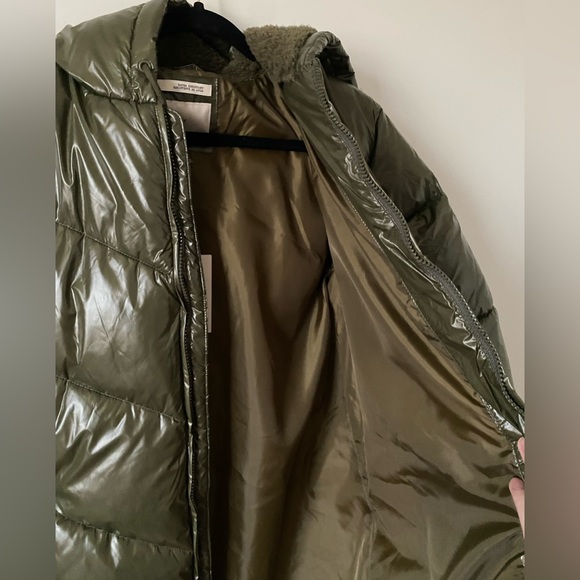 NWT Women’s Green Long Puffer Water Resistant Coat - Picture 2 of 7